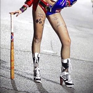 HARLEY QUINN hand painted baseball bat (real)